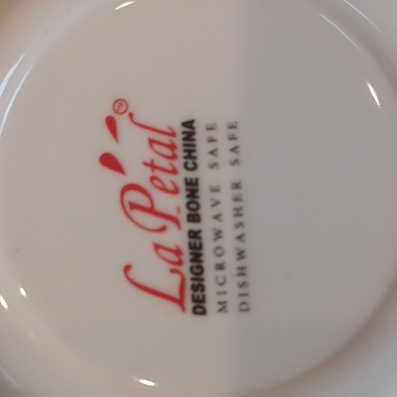 Set of Two La Petal Designer Bone China Mini Saucer/Plate Set - Picture 5 of 7